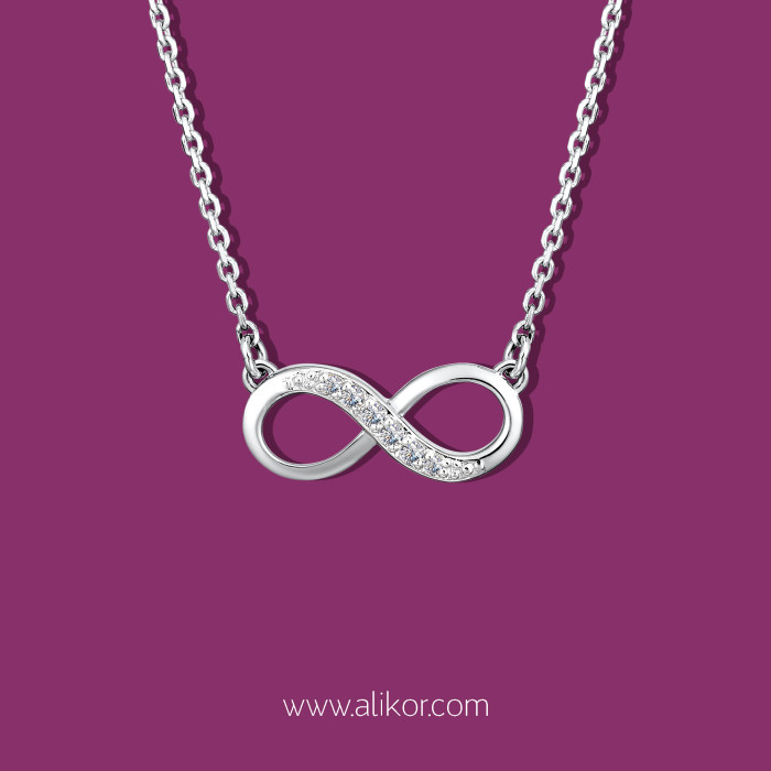 Колье из белого золота с бриллиантами (039021)