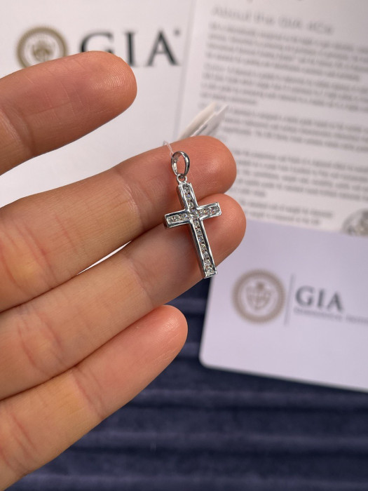 Кулон крест из белого золота с бриллиантами (048475)