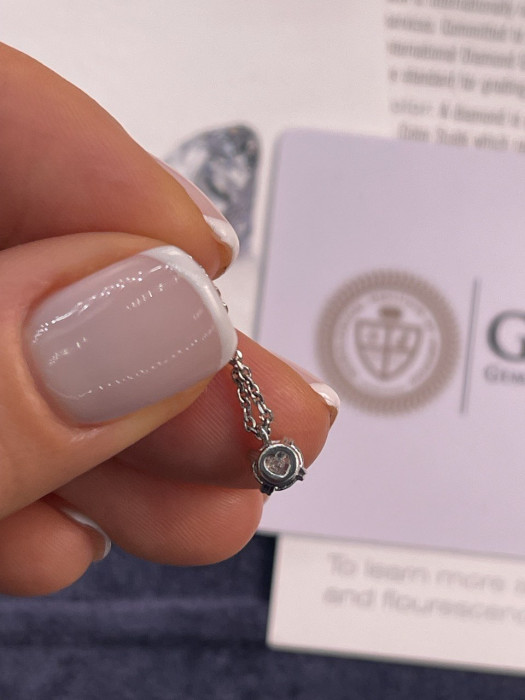 Колье из платины и белого золота с бриллиантом (047339)