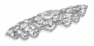 Брошь из белого золота с бриллиантами и топазами (042781)